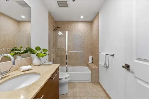 2641 N Flamingo Road Sunrise FL 33323