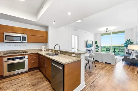 2641 N Flamingo Road Sunrise FL 33323