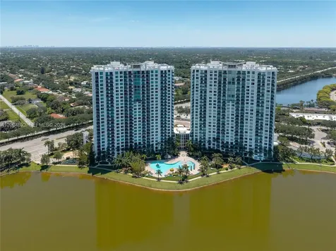 2641 N Flamingo Road Sunrise FL 33323