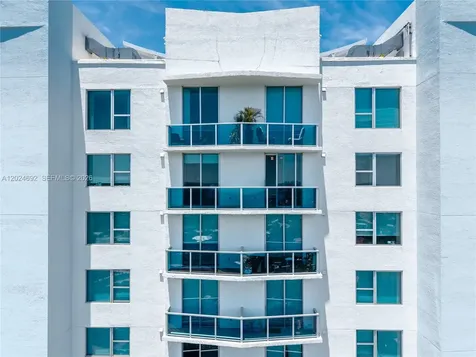 2641 N Flamingo Road Sunrise FL 33323