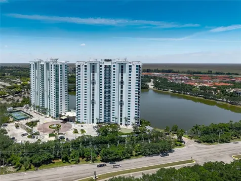 2641 N Flamingo Road Sunrise FL 33323