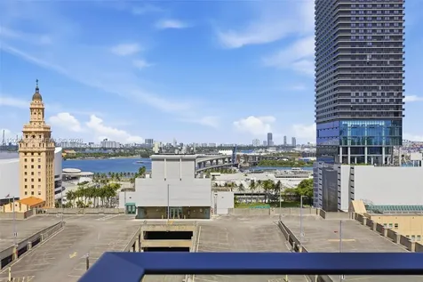 121 NE 5th Street Miami FL 33132
