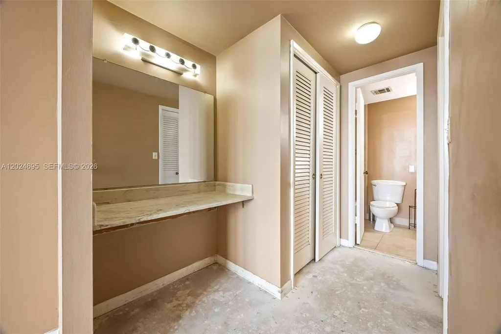 4350 Hillcrest Drive Hollywood FL 33021