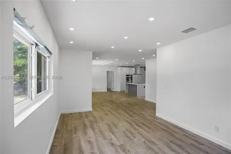 1081 NE 166th Street North Miami Beach FL 33162