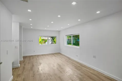 1081 NE 166th Street North Miami Beach FL 33162