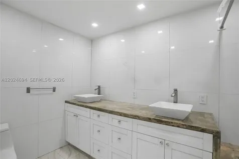 1081 NE 166th Street North Miami Beach FL 33162