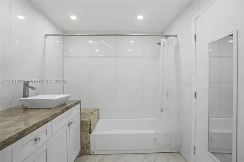 1081 NE 166th Street North Miami Beach FL 33162
