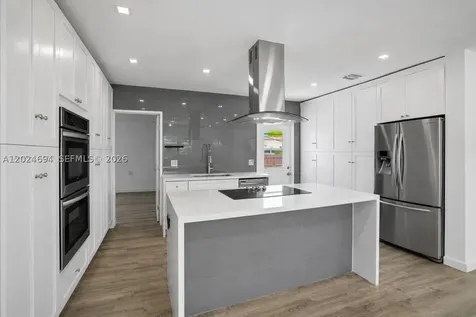 1081 NE 166th Street North Miami Beach FL 33162