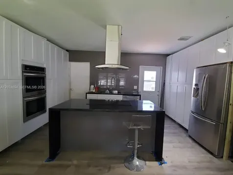 1081 NE 166th Street North Miami Beach FL 33162