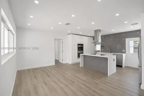 1081 NE 166th Street North Miami Beach FL 33162