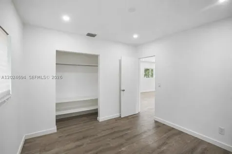 1081 NE 166th Street North Miami Beach FL 33162