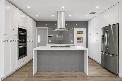 1081 NE 166th Street North Miami Beach FL 33162