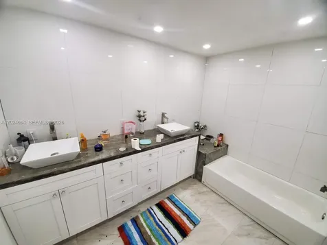 1081 NE 166th Street North Miami Beach FL 33162