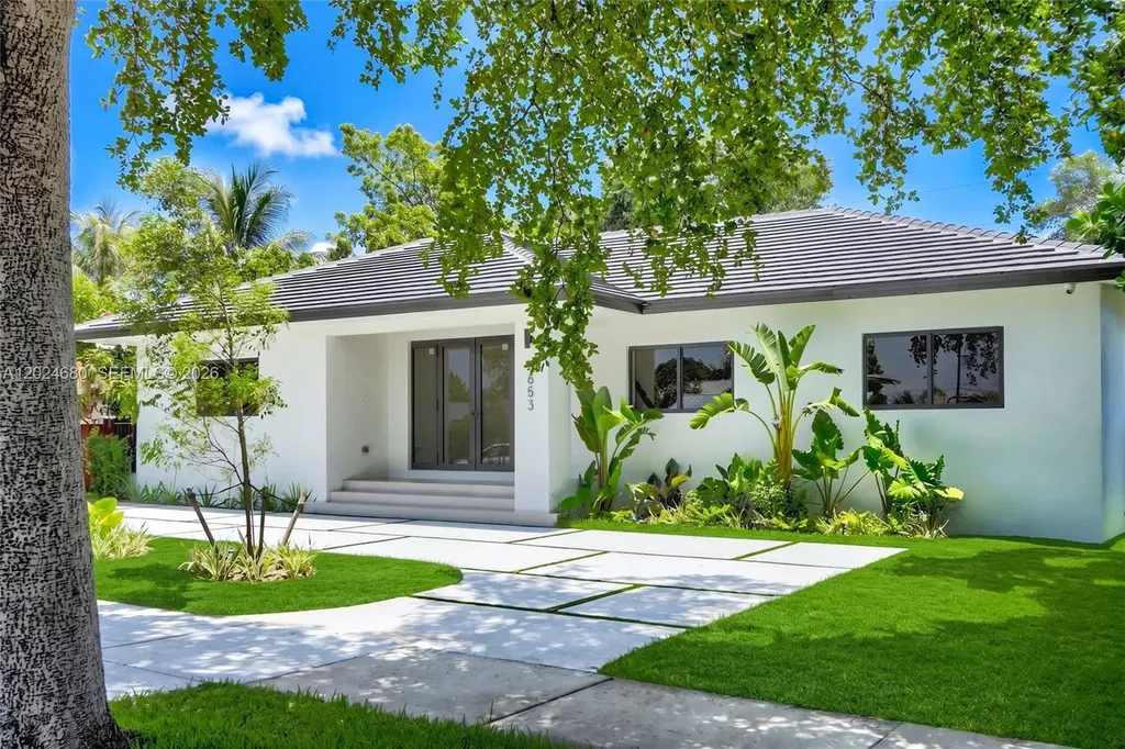 6853 S Waterway Drive Miami FL 33155