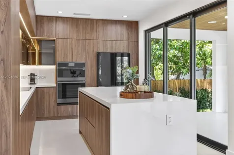 6853 S Waterway Drive Miami FL 33155