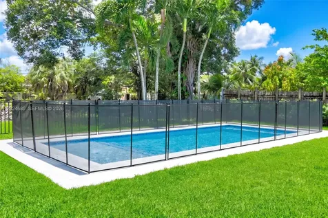 6853 S Waterway Drive Miami FL 33155
