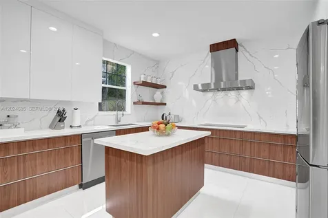 2526 Hunters Run Way Weston FL 33327