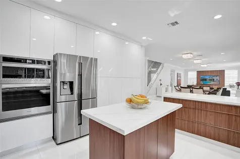 2526 Hunters Run Way Weston FL 33327