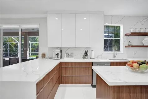 2526 Hunters Run Way Weston FL 33327