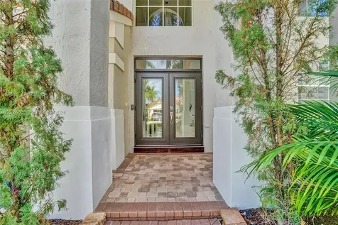 2526 Hunters Run Way Weston FL 33327