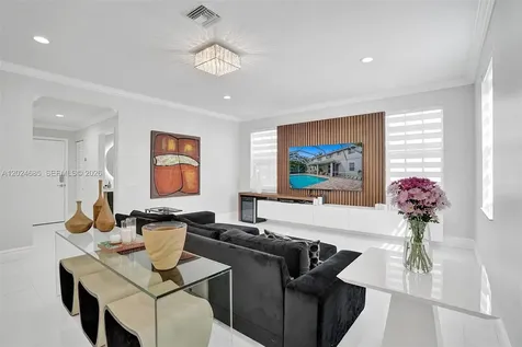 2526 Hunters Run Way Weston FL 33327