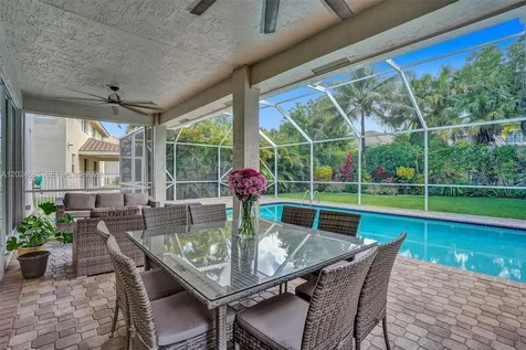 2526 Hunters Run Way Weston FL 33327
