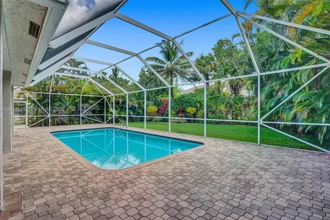 2526 Hunters Run Way Weston FL 33327