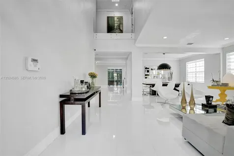 2526 Hunters Run Way Weston FL 33327
