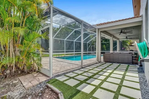 2526 Hunters Run Way Weston FL 33327