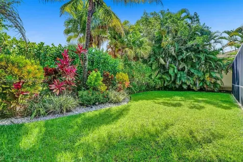 2526 Hunters Run Way Weston FL 33327