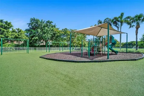 2526 Hunters Run Way Weston FL 33327