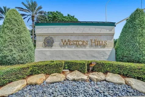 2526 Hunters Run Way Weston FL 33327