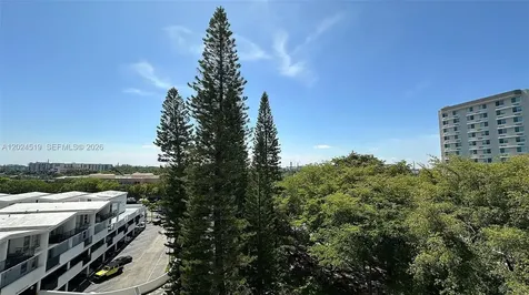 2780 NE 183rd Street Aventura FL 33160