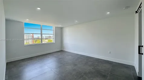 2780 NE 183rd Street Aventura FL 33160