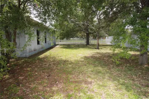 2121 NW 68th Terrace Miami FL 33147