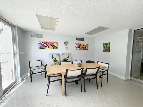 1670 Bay Road Miami Beach FL 33139