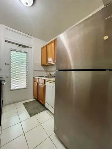 1670 Bay Road Miami Beach FL 33139