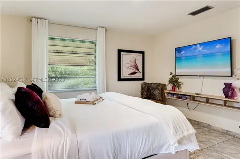 2225 NW 170th Terrace Miami Gardens FL 33056