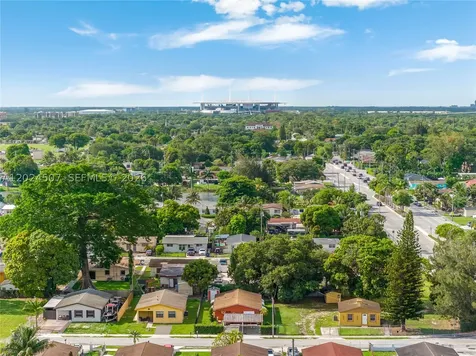 2225 NW 170th Terrace Miami Gardens FL 33056