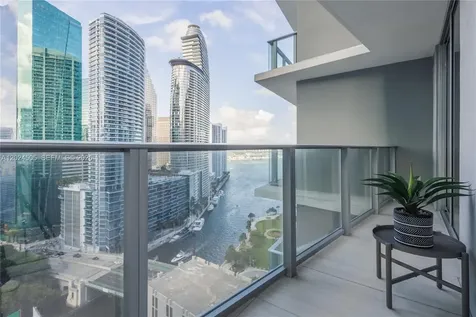 77 SE 5th Street Miami FL 33131