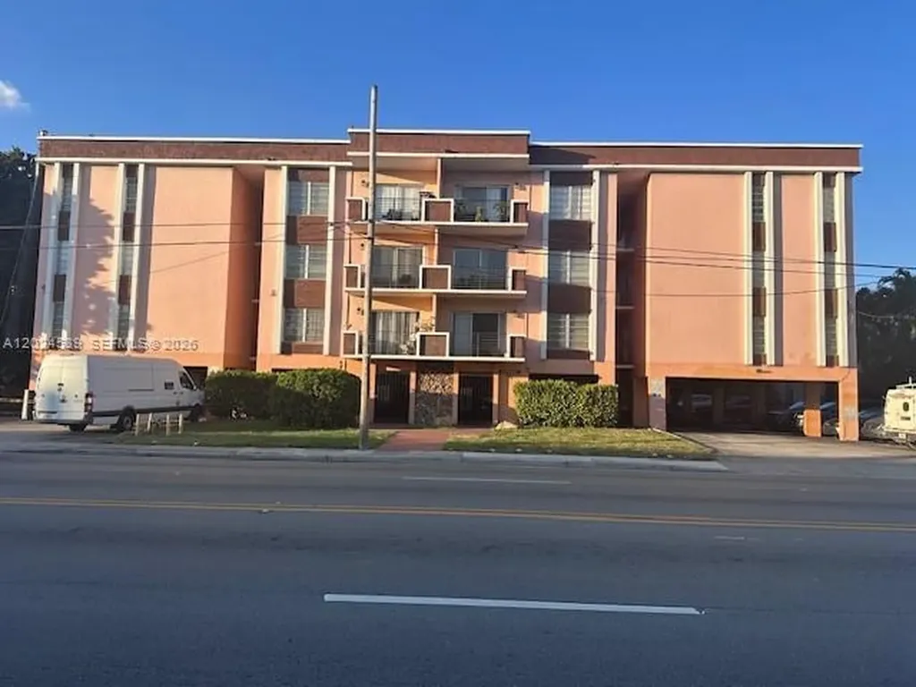 365 NE 125th Street North Miami FL 33161