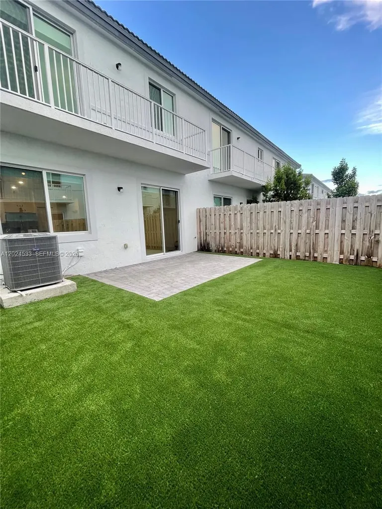 708 SE 13th Court Homestead FL 33034