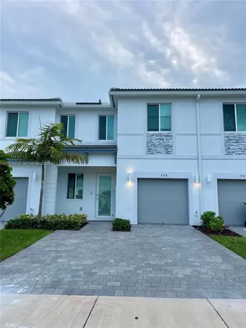 708 SE 13th Court Homestead FL 33034