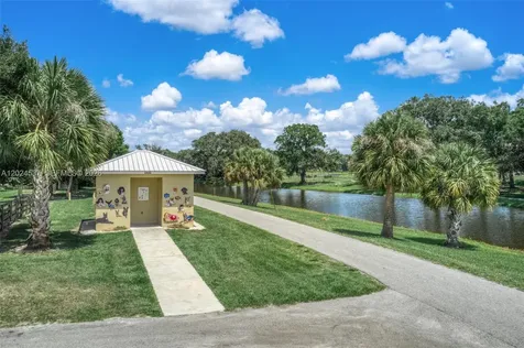 1613 Duane Palmer Sebring FL 33876