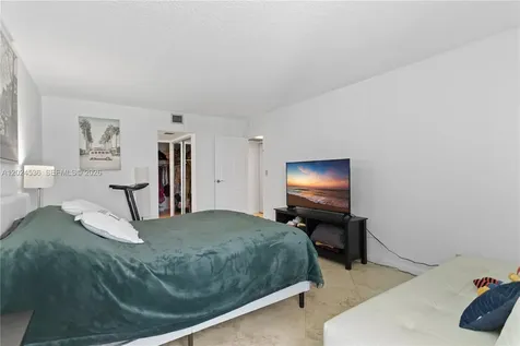 100 Bayview Drive Sunny Isles Beach FL 33160