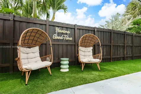 3627 NE 19th Avenue Oakland Park FL 33308