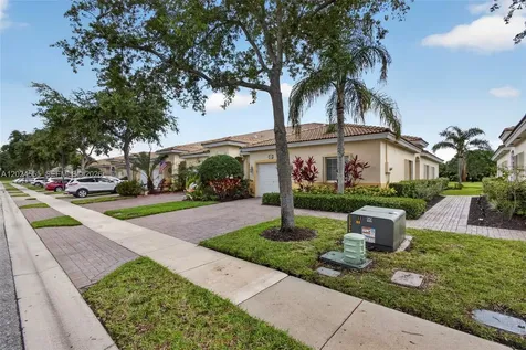 2368 Windjammer Way West Palm Beach FL 33411