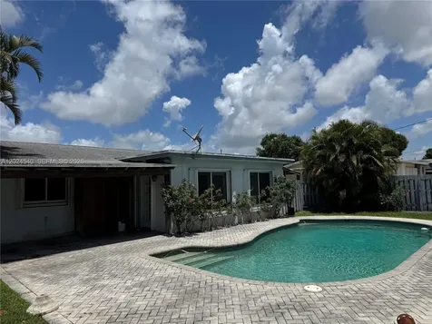 1660 NW 42nd Street Oakland Park FL 33309