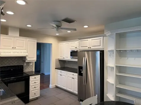 1660 NW 42nd Street Oakland Park FL 33309