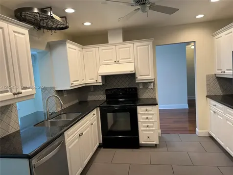 1660 NW 42nd Street Oakland Park FL 33309